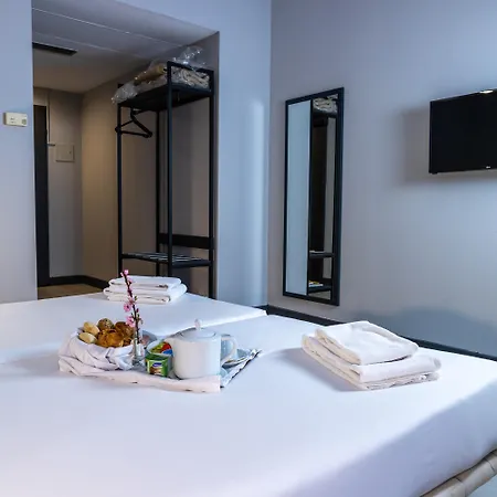 Hotel Flag